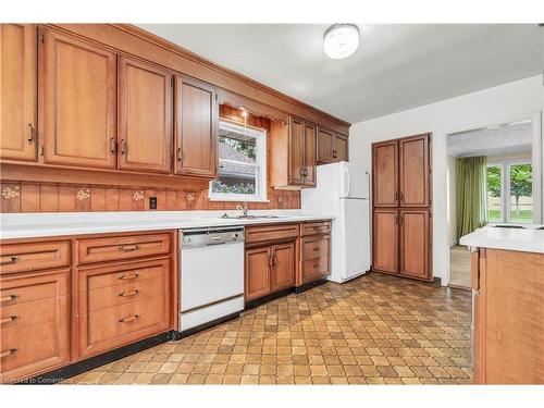 218 Alexandra Avenue, Waterloo, ON - Indoor Photo Showing Kitchen