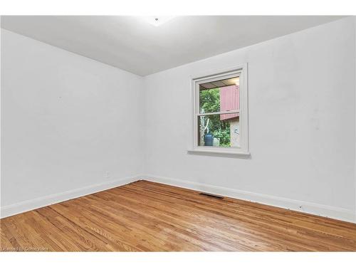 218 Alexandra Avenue, Waterloo, ON - Indoor Photo Showing Other Room