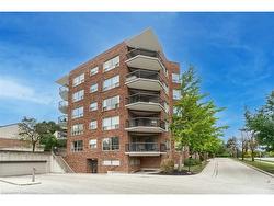 401-300 Keats Way  Waterloo, ON N2L 6E6