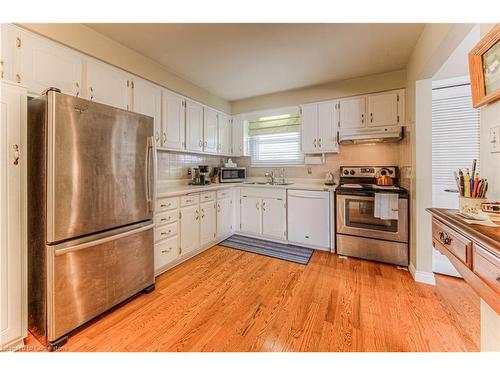 627 Pine Island Crescent, Waterloo, ON - Indoor Photo Showing Kitchen