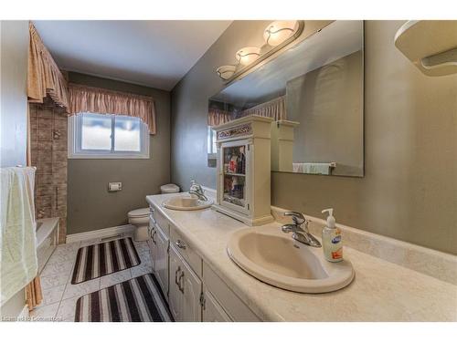 627 Pine Island Crescent, Waterloo, ON - Indoor Photo Showing Bathroom