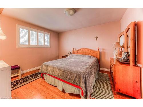 627 Pine Island Crescent, Waterloo, ON - Indoor Photo Showing Bedroom