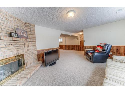 627 Pine Island Crescent, Waterloo, ON - Indoor With Fireplace