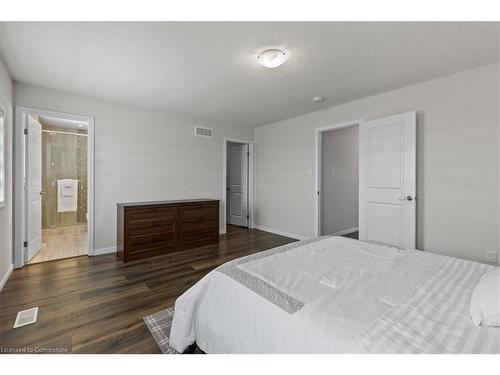 384 Freure Drive, Cambridge, ON - Indoor Photo Showing Bedroom