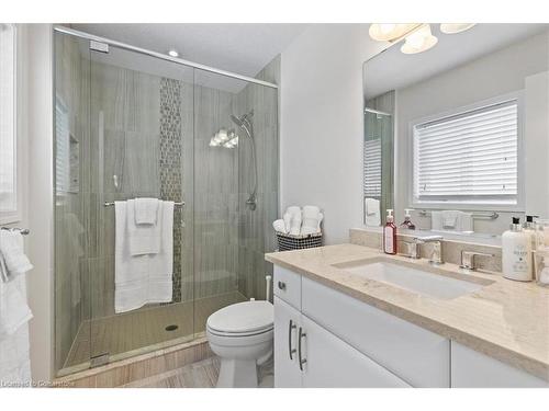 384 Freure Drive, Cambridge, ON - Indoor Photo Showing Bathroom