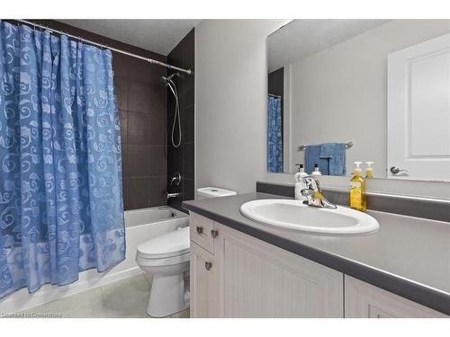 384 Freure Drive, Cambridge, ON - Indoor Photo Showing Bathroom