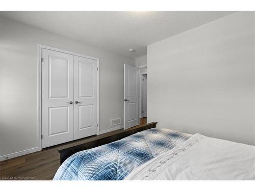 384 Freure Drive, Cambridge, ON - Indoor Photo Showing Bedroom