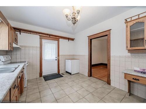 275 Main Street, Cambridge, ON - Indoor Photo Showing Kitchen