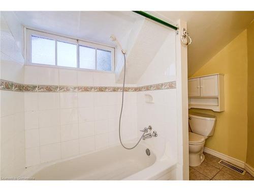 179 Queen Street E, Cambridge, ON - Indoor Photo Showing Bathroom