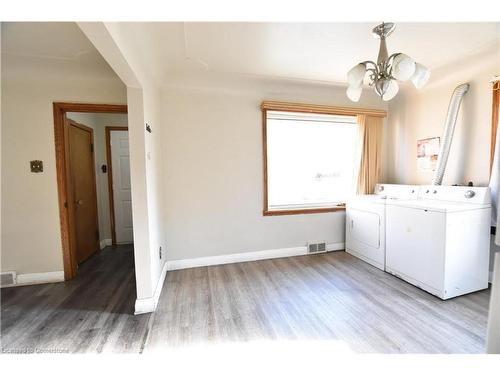 238 Lowther Street N, Cambridge, ON - Indoor Photo Showing Laundry Room