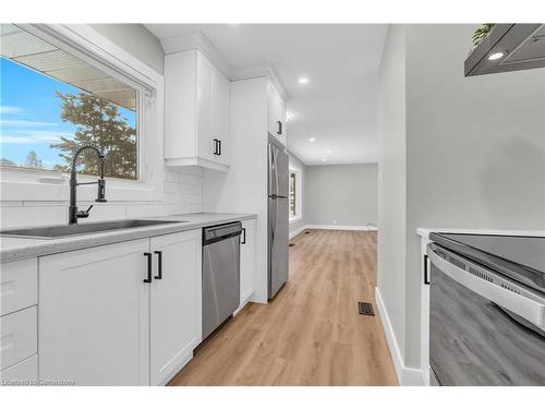 139 Byron Avenue, Kitchener, ON - Indoor Photo Showing Kitchen