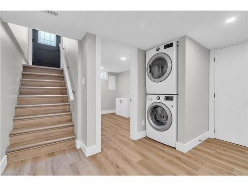 139 Byron Avenue, Kitchener, ON - Indoor Photo Showing Laundry Room