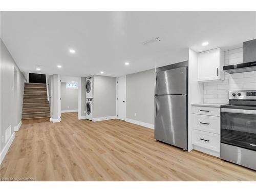 139 Byron Avenue, Kitchener, ON - Indoor Photo Showing Kitchen