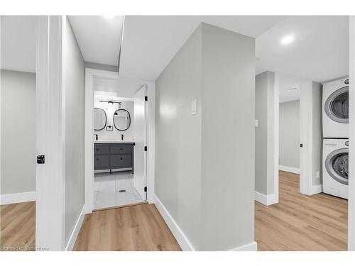 139 Byron Avenue, Kitchener, ON - Indoor Photo Showing Laundry Room