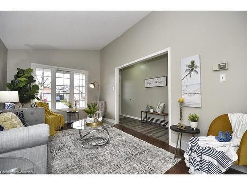 830 Railton Avenue, London, ON - Indoor Photo Showing Living Room