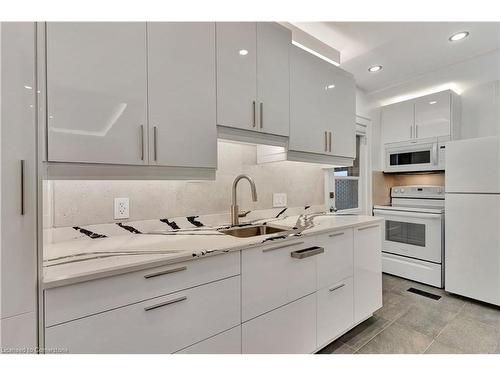 40 Menno Street, Waterloo, ON - Indoor Photo Showing Kitchen With Double Sink