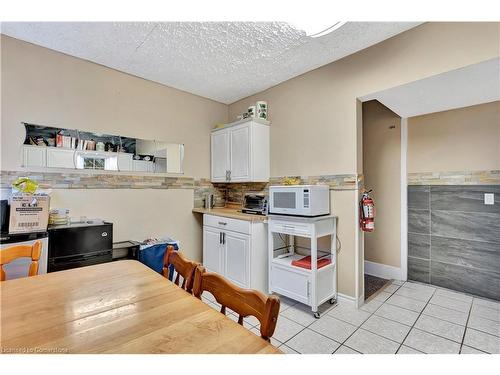 40 Menno Street, Waterloo, ON - Indoor Photo Showing Kitchen