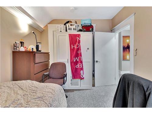 40 Menno Street, Waterloo, ON - Indoor Photo Showing Bedroom