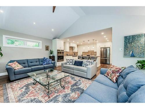 219 Corrie Crescent, Waterloo, ON - Indoor Photo Showing Living Room