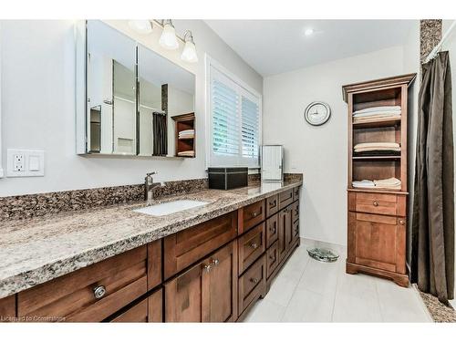 219 Corrie Crescent, Waterloo, ON - Indoor Photo Showing Bathroom