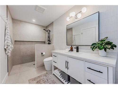 195 Riverbank Drive, Cambridge, ON - Indoor Photo Showing Bathroom