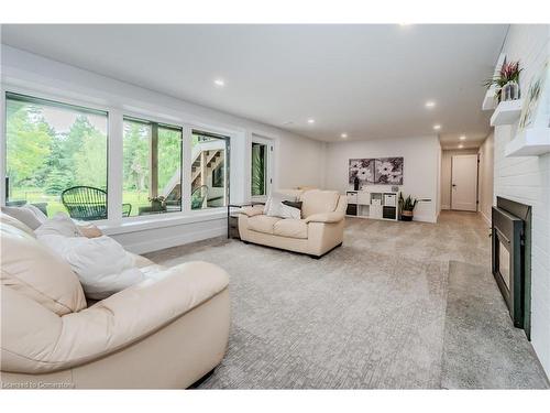 195 Riverbank Drive, Cambridge, ON - Indoor Photo Showing Living Room With Fireplace