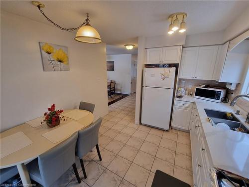 24 Crawford Crescent, Cambridge, ON - Indoor Photo Showing Kitchen With Double Sink