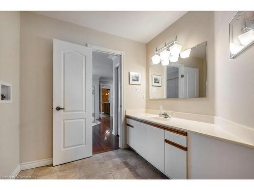 7-95 Beasley Crescent, Cambridge, ON - Indoor Photo Showing Bathroom