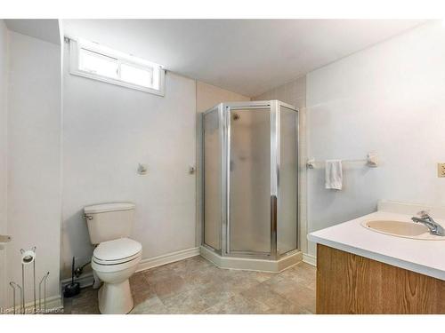 7-95 Beasley Crescent, Cambridge, ON - Indoor Photo Showing Bathroom