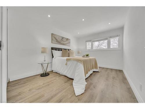 98 Ruskview Road, Kitchener, ON - Indoor Photo Showing Bedroom