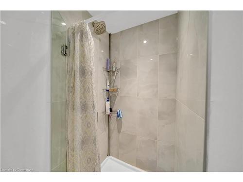 98 Ruskview Road, Kitchener, ON - Indoor Photo Showing Bathroom