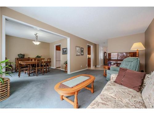 305 Bushview Crescent, Waterloo, ON - Indoor Photo Showing Other Room