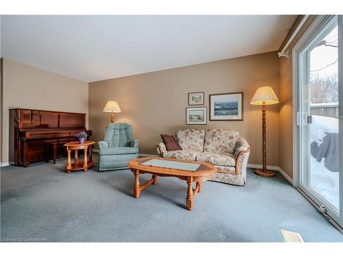 305 Bushview Crescent, Waterloo, ON - Indoor