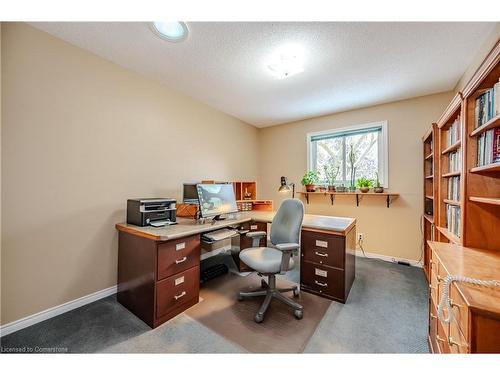 305 Bushview Crescent, Waterloo, ON - Indoor Photo Showing Office