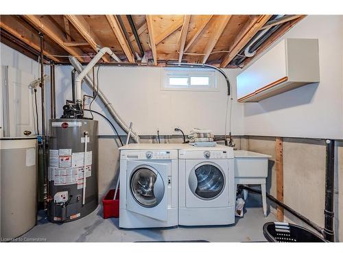 305 Bushview Crescent, Waterloo, ON - Indoor Photo Showing Laundry Room