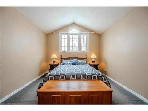 305 Bushview Crescent, Waterloo, ON - Indoor Photo Showing Bedroom