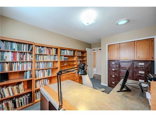 305 Bushview Crescent, Waterloo, ON - Indoor Photo Showing Office