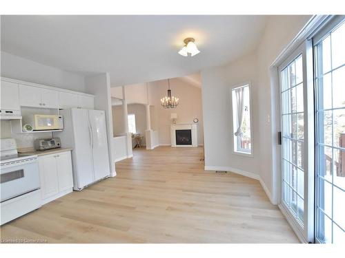 2 Woodcrest Court, Kitchener, ON - Indoor Photo Showing Kitchen