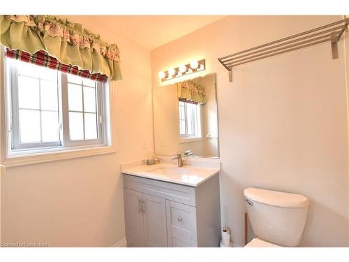 2 Woodcrest Court, Kitchener, ON - Indoor Photo Showing Bathroom