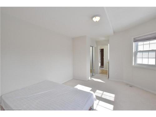 2 Woodcrest Court, Kitchener, ON - Indoor Photo Showing Bedroom