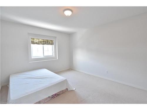 2 Woodcrest Court, Kitchener, ON - Indoor Photo Showing Bedroom