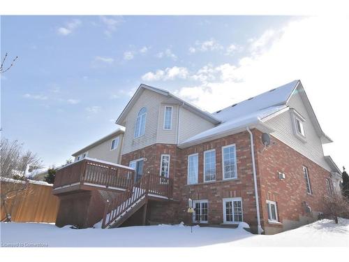 2 Woodcrest Court, Kitchener, ON - Outdoor