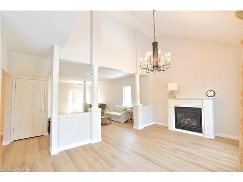 2 Woodcrest Court, Kitchener, ON - Indoor Photo Showing Living Room With Fireplace