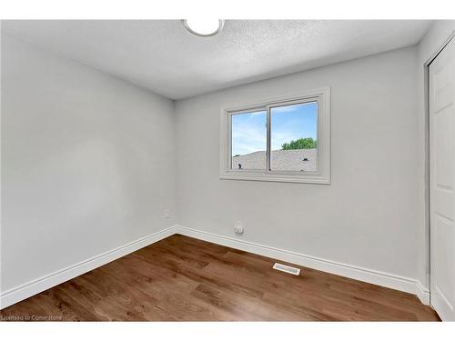 7 Hillside Drive, Kitchener, ON - Indoor Photo Showing Other Room