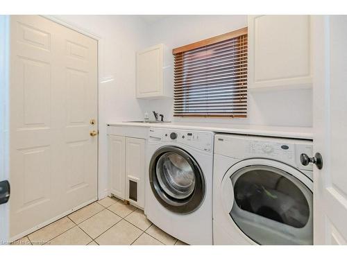 28 Charleswood Court, Cambridge, ON - Indoor Photo Showing Laundry Room