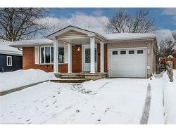 29 Rossford Crescent  Kitchener, ON N2M 2H8