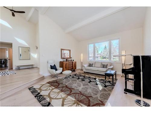 364 Ash Tree Place, Waterloo, ON - Indoor Photo Showing Living Room