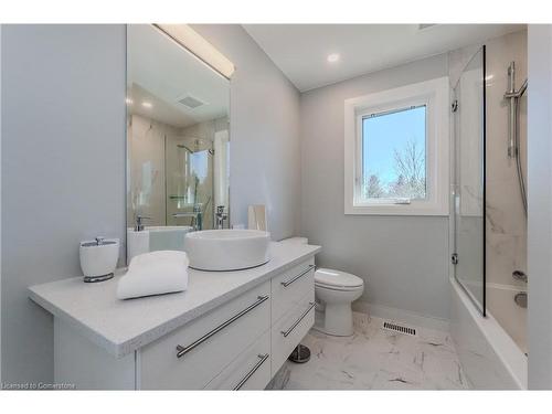 364 Ash Tree Place, Waterloo, ON - Indoor Photo Showing Bathroom