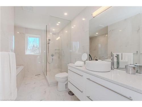 364 Ash Tree Place, Waterloo, ON - Indoor Photo Showing Bathroom