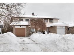 384 Westwood Drive  Kitchener, ON N2M 2L6